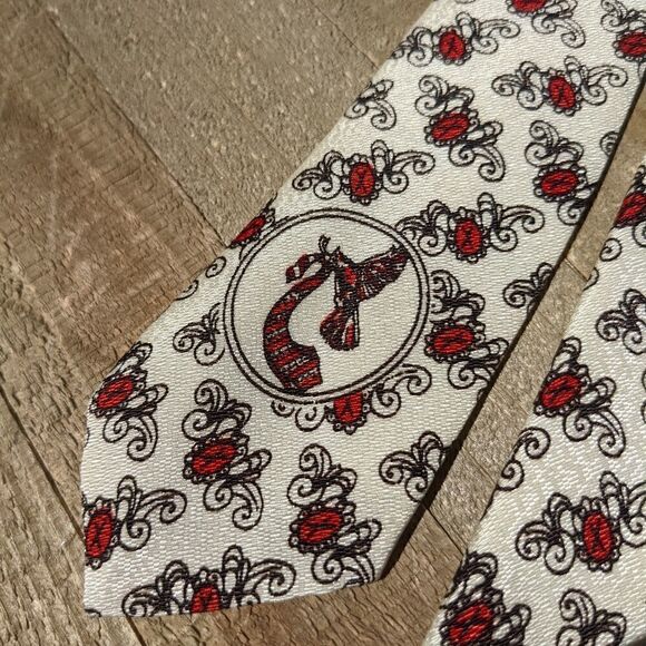 1940s Cardinal Necktie, white red and black scroll design with cardinal - Picture 2 of 5